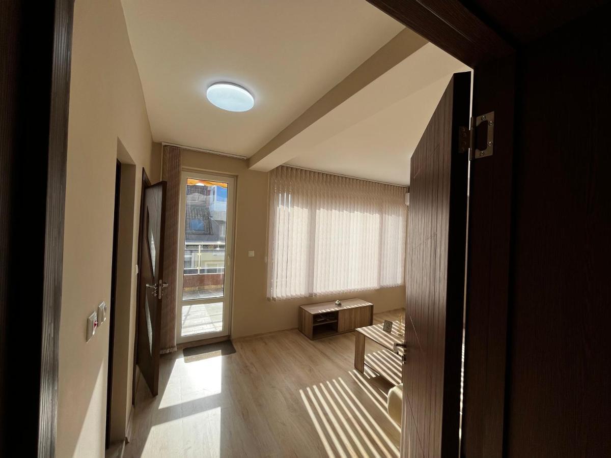 Valemar Apartments Pomorie Exterior photo